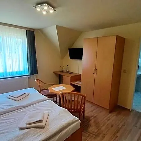 Haus Waldesruh Hotell 3*
